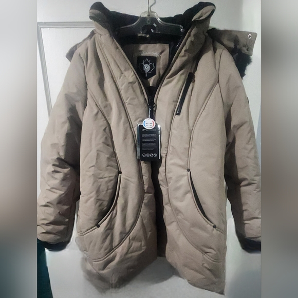 Oppenheimer Jackets & Blazers - NWT Women's Beige Oppenheimer Winter Jacket with Faux Fur Hood size: L
